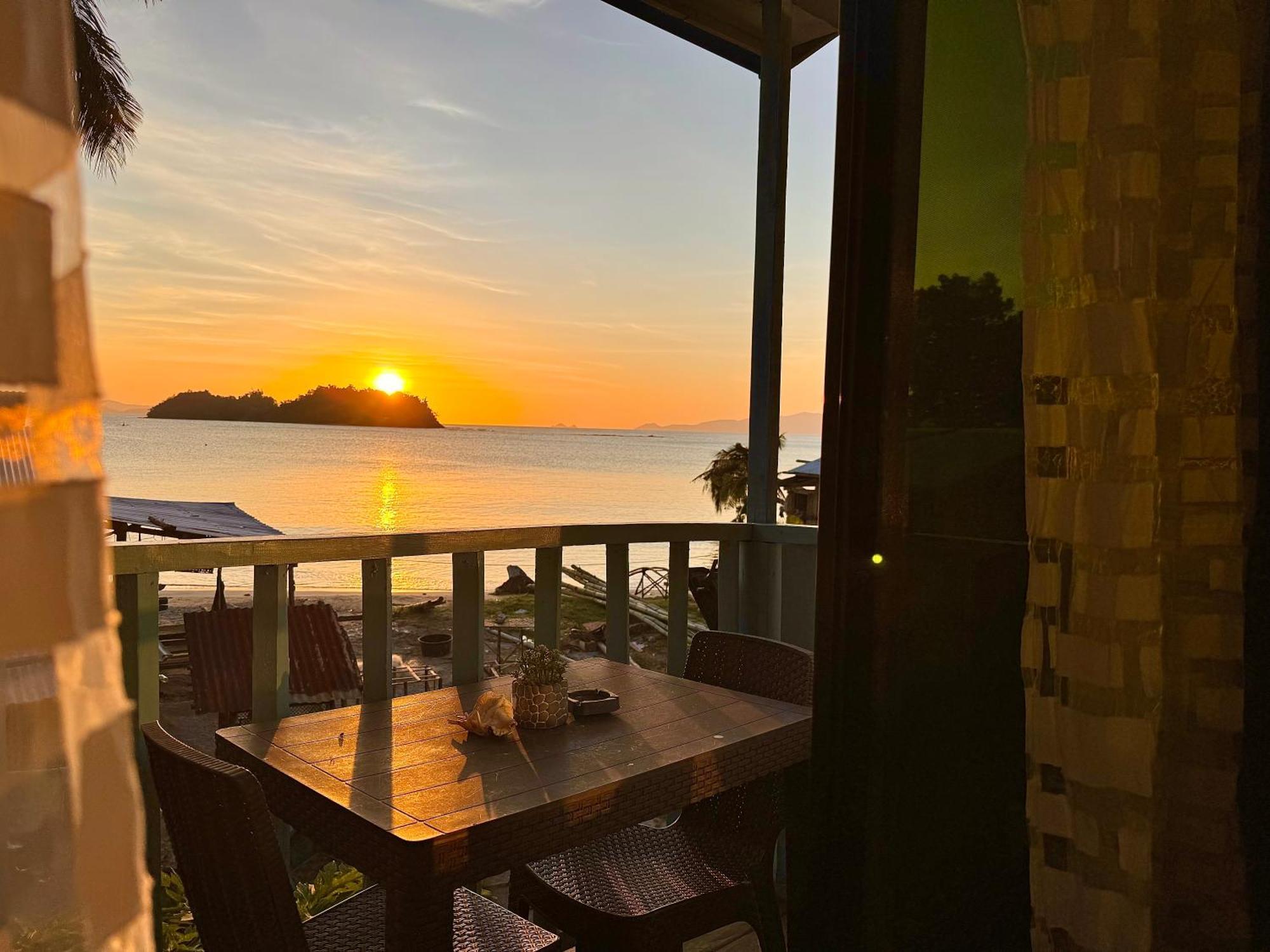 Seaside Blue Inn Сан Висенте Екстериор снимка